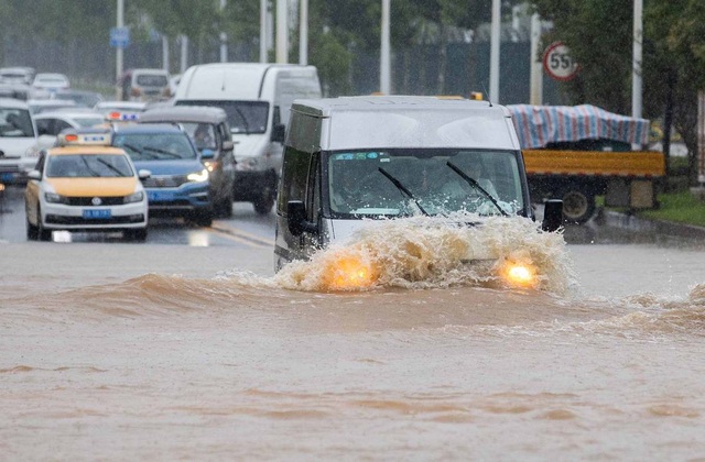 Trung Quốc nâng cảnh báo mưa lũ mức cao nhất ở hạ nguồn đập Tam Hiệp