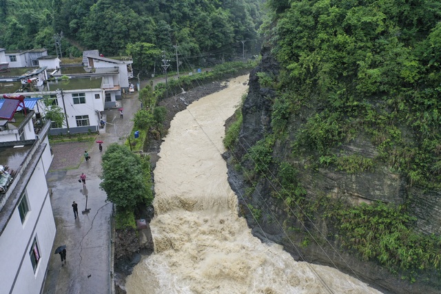 Trung Quốc nâng cảnh báo mưa lũ mức cao nhất ở hạ nguồn đập Tam Hiệp - Ảnh minh hoạ 6