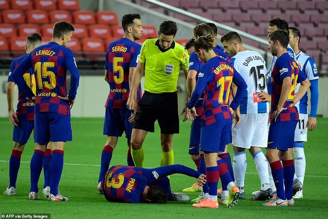 Luis Suarez ghi bàn, Barcelona nuôi mộng bám đuổi Real Madrid - 7 Luis Suarez ghi bàn, Barcelona nuôi mộng bám đuổi Real Madrid - 7