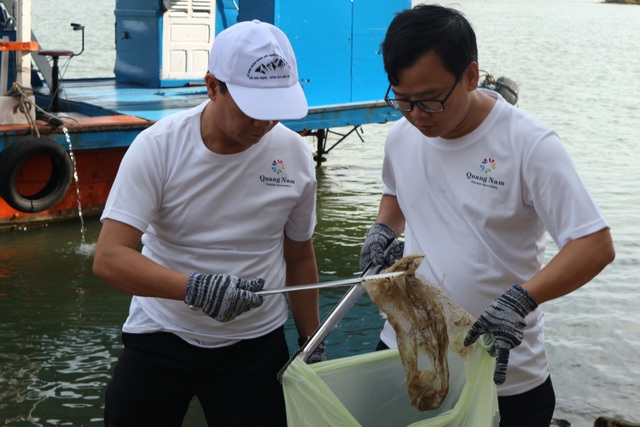 Chung tay làm sạch môi trường vì du lịch xanh, thân thiện - 4