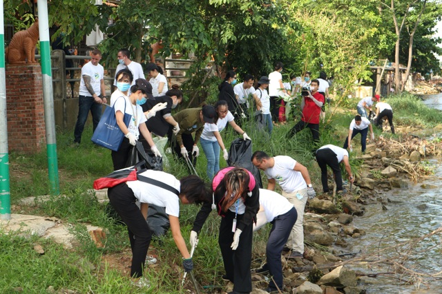 Chung tay làm sạch môi trường vì du lịch xanh, thân thiện - 9