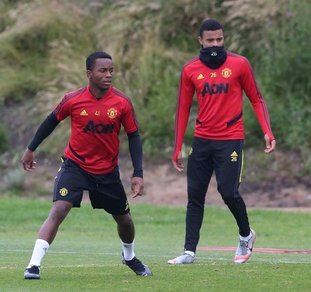 Man Utd luyện công chuẩn bị làm khách trước Aston Villa - 10 Man Utd luyện công chuẩn bị làm khách trước Aston Villa - 10