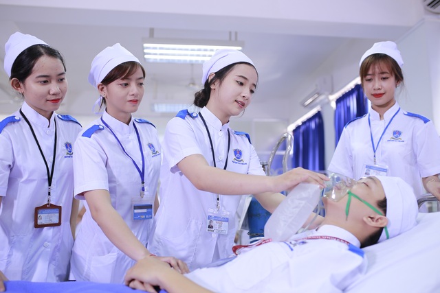 TP.HCM xây dựng đề án đào tạo 8 ngành chất lượng quốc tế - 1 TP.HCM xây dựng đề án đào tạo 8 ngành chất lượng quốc tế - 1