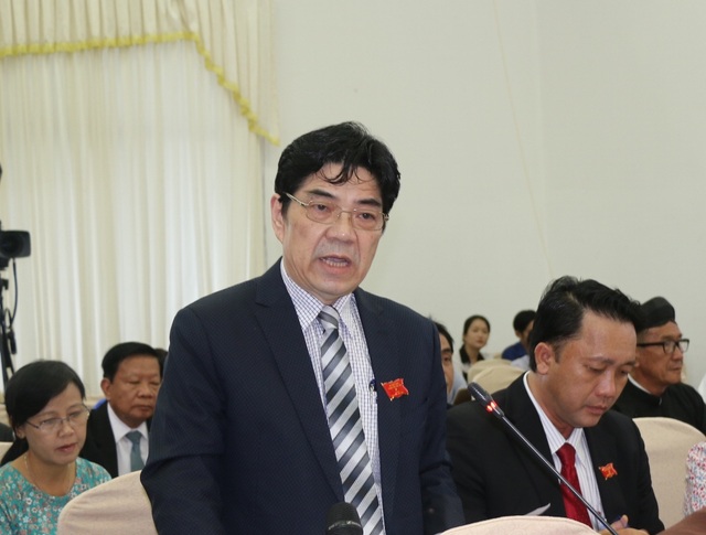 Đại biểu truy giám đốc sở cách xử lý loa kẹo kéo gây tiếng ồn - 2 Đại biểu truy giám đốc sở cách xử lý loa kẹo kéo gây tiếng ồn - 2