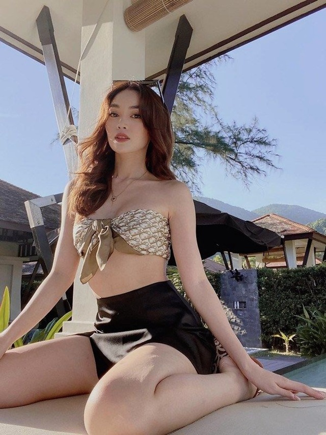 Dàn mỹ nhân Việt táo bạo quấn khăn mỏng manh thành áo hờ hững nóng bỏng - 9 Dàn mỹ nhân Việt táo bạo quấn khăn mỏng manh thành áo hờ hững nóng bỏng - 9
