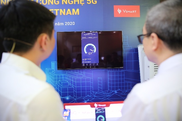 Smartphone 5G Việt Nam đầu tiên và công nghệ dẫn dắt đến tương lai - 2 Smartphone 5G Việt Nam đầu tiên và công nghệ dẫn dắt đến tương lai - 2
