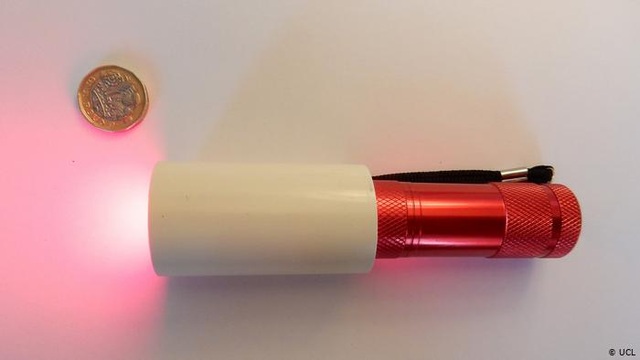 Ánh sáng đỏ sẫm có thể cải thiện thị lực cho người già - 1 Ánh sáng đỏ sẫm có thể cải thiện thị lực cho người già - 1