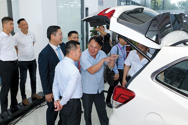 Xe nội giảm phí trước bạ, xe nhập vẫn đắt hàng - 2 Xe nội giảm phí trước bạ, xe nhập vẫn đắt hàng - 2