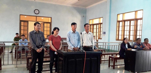 Nhiều cán bộ hầu tòa vì sai phạm trong lãnh vực đất đai - 1 Nhiều cán bộ hầu tòa vì sai phạm trong lãnh vực đất đai - 1
