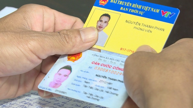 Chạy xe vi phạm tốc độ, đưa thẻ phóng viên giả “lòe” CSGT - 2 Chạy xe vi phạm tốc độ, đưa thẻ phóng viên giả “lòe” CSGT - 2