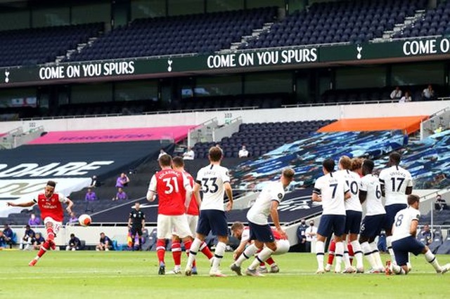 Tottenham 2-1 Arsenal: Thất bại cay đắng của Pháo thủ - 9