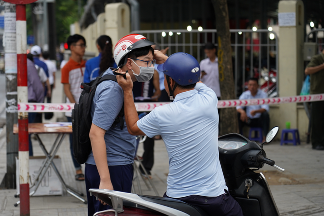 2.525 thí sinh bước vào cuộc đua giành 540 vé lớp 10 THPT Chuyên Tự nhiên - 2 2.525 thí sinh bước vào cuộc đua giành 540 vé lớp 10 THPT Chuyên Tự nhiên - 2