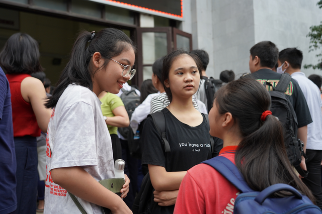 2.525 thí sinh bước vào cuộc đua giành 540 vé lớp 10 THPT Chuyên Tự nhiên - 5 2.525 thí sinh bước vào cuộc đua giành 540 vé lớp 10 THPT Chuyên Tự nhiên - 5