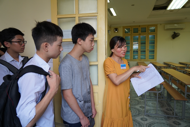 2.525 thí sinh bước vào cuộc đua giành 540 vé lớp 10 THPT Chuyên Tự nhiên - 8 2.525 thí sinh bước vào cuộc đua giành 540 vé lớp 10 THPT Chuyên Tự nhiên - 8