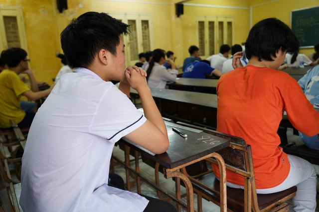 2.525 thí sinh bước vào cuộc đua giành 540 vé lớp 10 THPT Chuyên Tự nhiên - 9 2.525 thí sinh bước vào cuộc đua giành 540 vé lớp 10 THPT Chuyên Tự nhiên - 9