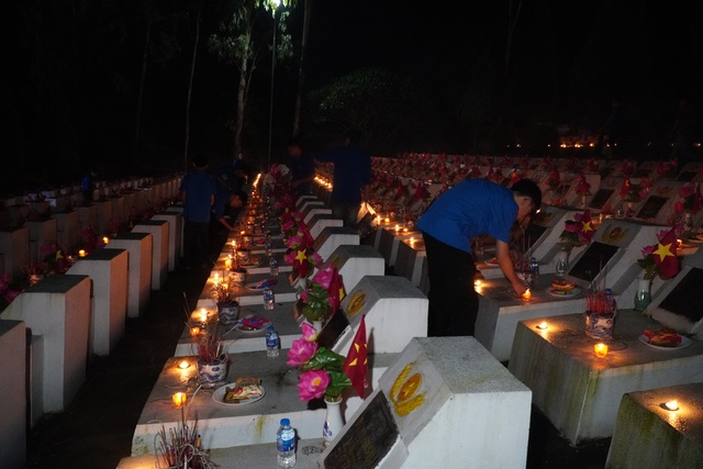 Nghĩa trang Liệt sĩ quốc gia Vị Xuyên rực sáng trong đêm thiêng liêng - 5 Nghĩa trang Liệt sĩ quốc gia Vị Xuyên rực sáng trong đêm thiêng liêng - 5