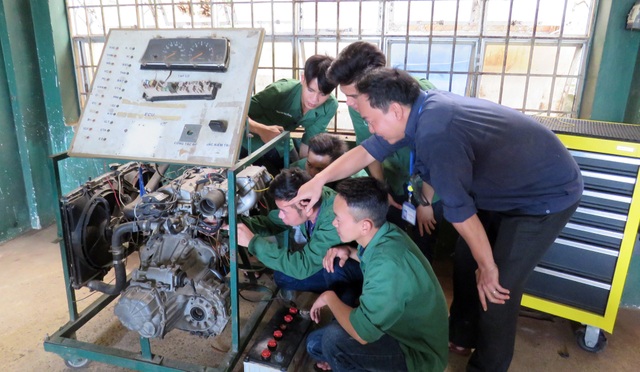 Kiếm việc không khó nếu có tay nghề về hàn, máy lạnh hoặc điện công nghiệp - 3 Kiếm việc không khó nếu có tay nghề về hàn, máy lạnh hoặc điện công nghiệp - 3