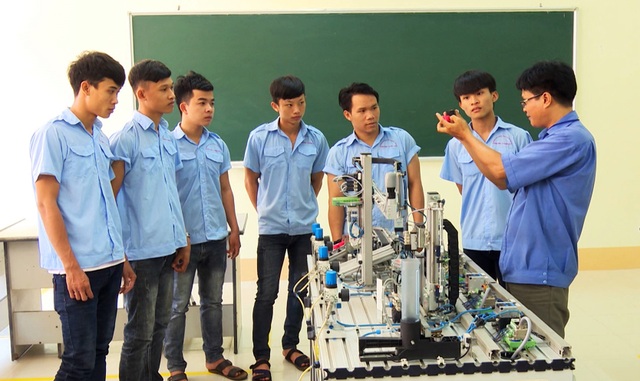 Kiếm việc không khó nếu có tay nghề về hàn, máy lạnh hoặc điện công nghiệp - 2 Kiếm việc không khó nếu có tay nghề về hàn, máy lạnh hoặc điện công nghiệp - 2