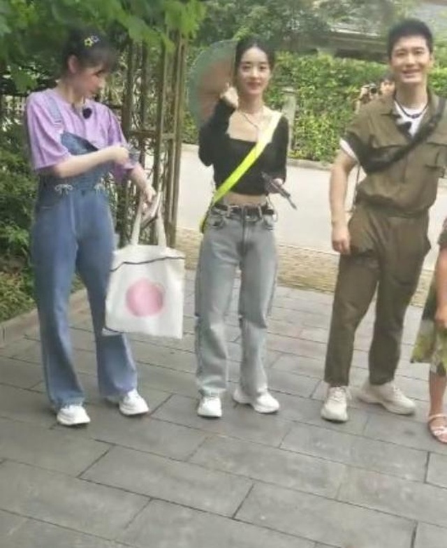 “Gái một con” Triệu Lệ Dĩnh được khen ngày càng đẹp! - 21 “Gái một con” Triệu Lệ Dĩnh được khen ngày càng đẹp! - 21