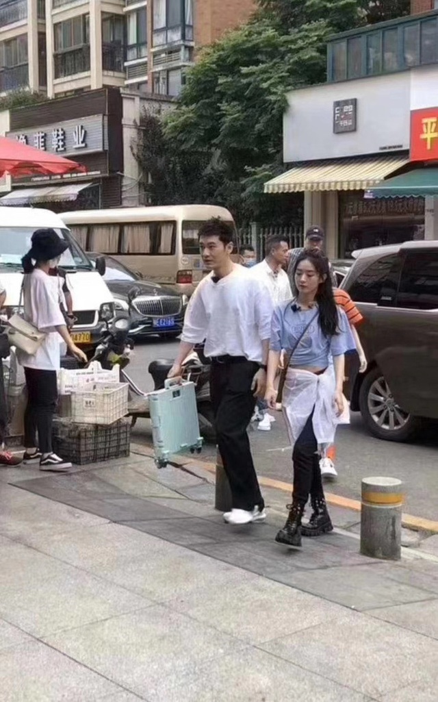 “Gái một con” Triệu Lệ Dĩnh được khen ngày càng đẹp! - 9 “Gái một con” Triệu Lệ Dĩnh được khen ngày càng đẹp! - 9