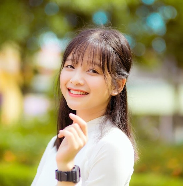 Nét đẹp dung dị của nữ sinh xứ Nghệ nổi tiếng nhờ một bức ảnh - 2 Nét đẹp dung dị của nữ sinh xứ Nghệ nổi tiếng nhờ một bức ảnh - 2