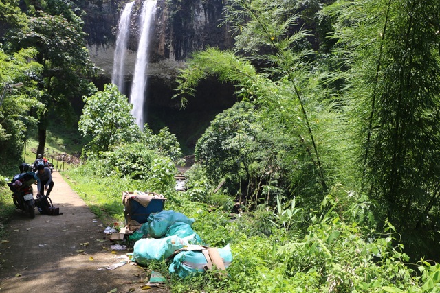 Cảnh nhếch nhác, hoang tàn tại thác nước nổi tiếng Đắk Nông - 5