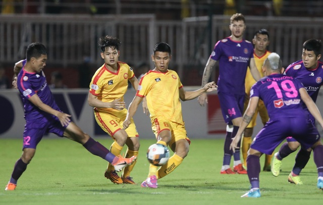 CLB Thanh Hóa sẽ bị đẩy xuống giải hạng Ba nếu bỏ V-League - 1