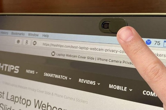 Hậu quả không ngờ khi che webcam trên MacBook Hậu quả không ngờ khi che webcam trên MacBook