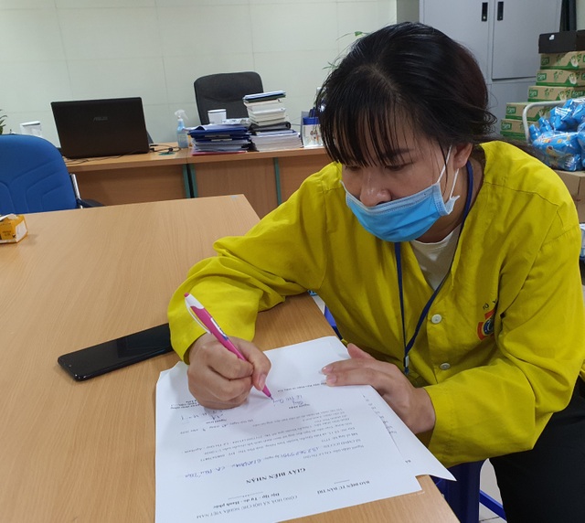 Bạn đọc Dân trí giúp đỡ cậu bé ung thư có đôi mắt khát thèm sự sống - 2 Bạn đọc Dân trí giúp đỡ cậu bé ung thư có đôi mắt khát thèm sự sống - 2