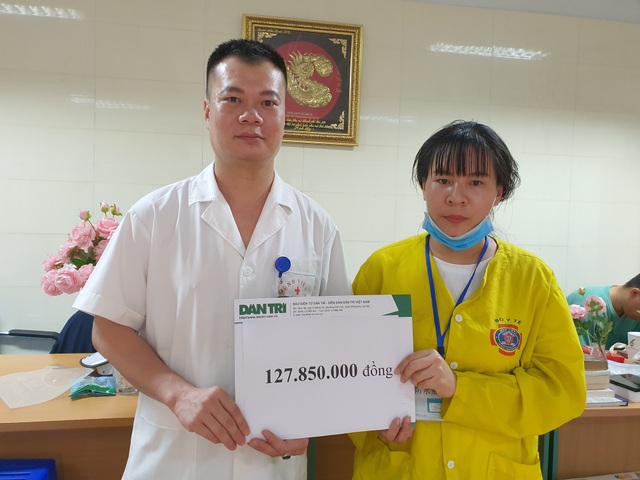 Bạn đọc Dân trí giúp đỡ cậu bé ung thư có đôi mắt khát thèm sự sống - 1 Bạn đọc Dân trí giúp đỡ cậu bé ung thư có đôi mắt khát thèm sự sống - 1