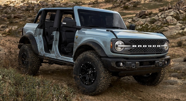 Ford Bronco ra mắt, cạnh tranh sát ván Jeep Wrangler - 6 Ford Bronco ra mắt, cạnh tranh sát ván Jeep Wrangler - 6