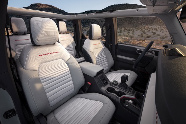 Ford Bronco ra mắt, cạnh tranh sát ván Jeep Wrangler - 17 Ford Bronco ra mắt, cạnh tranh sát ván Jeep Wrangler - 17
