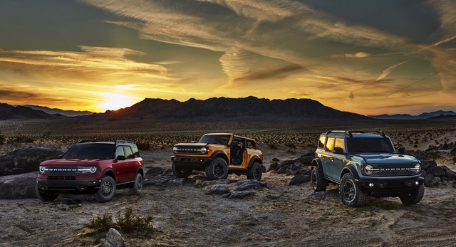 Ford Bronco ra mắt, cạnh tranh sát ván Jeep Wrangler - 34 Ford Bronco ra mắt, cạnh tranh sát ván Jeep Wrangler - 34