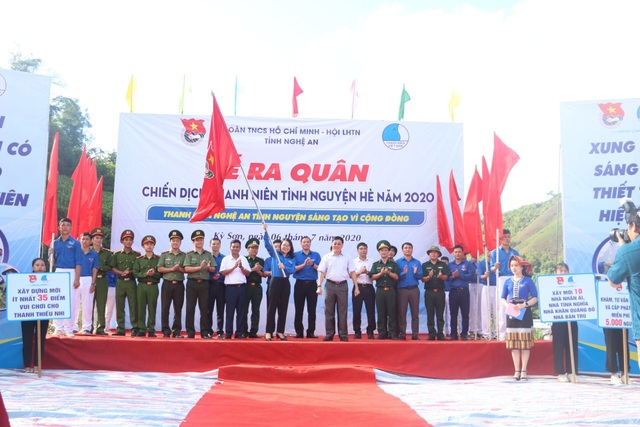 Thanh niên Nghệ An chung tay xây dựng nông thôn mới với nhân dân vùng biên - 1 Thanh niên Nghệ An chung tay xây dựng nông thôn mới với nhân dân vùng biên - 1