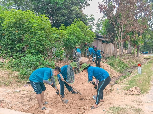Thanh niên Nghệ An chung tay xây dựng nông thôn mới với nhân dân vùng biên - 5 Thanh niên Nghệ An chung tay xây dựng nông thôn mới với nhân dân vùng biên - 5