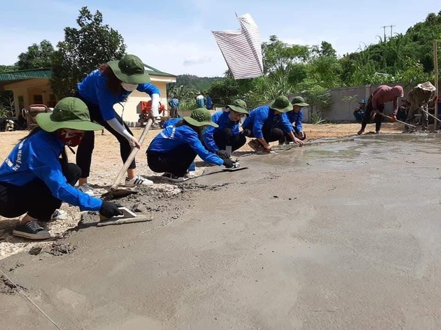 Thanh niên Nghệ An chung tay xây dựng nông thôn mới với nhân dân vùng biên - 4 Thanh niên Nghệ An chung tay xây dựng nông thôn mới với nhân dân vùng biên - 4