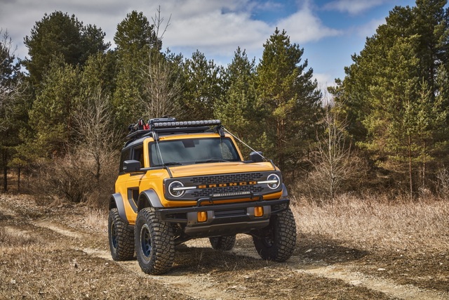 Ford Bronco ra mắt, cạnh tranh sát ván Jeep Wrangler - 22 Ford Bronco ra mắt, cạnh tranh sát ván Jeep Wrangler - 22