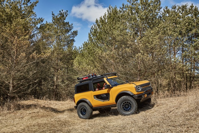 Ford Bronco ra mắt, cạnh tranh sát ván Jeep Wrangler - 23 Ford Bronco ra mắt, cạnh tranh sát ván Jeep Wrangler - 23