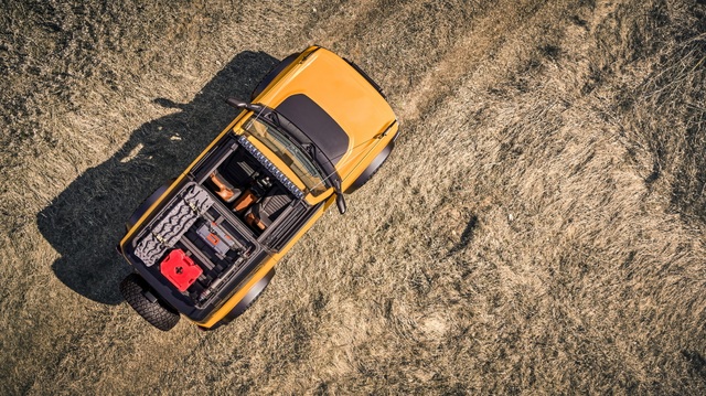 Ford Bronco ra mắt, cạnh tranh sát ván Jeep Wrangler - 25 Ford Bronco ra mắt, cạnh tranh sát ván Jeep Wrangler - 25
