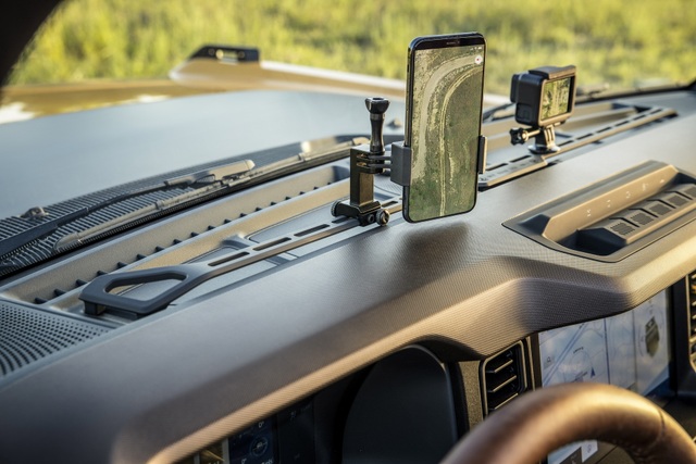 Ford Bronco ra mắt, cạnh tranh sát ván Jeep Wrangler - 4 Ford Bronco ra mắt, cạnh tranh sát ván Jeep Wrangler - 4