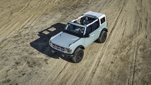 Ford Bronco ra mắt, cạnh tranh sát ván Jeep Wrangler - 10 Ford Bronco ra mắt, cạnh tranh sát ván Jeep Wrangler - 10