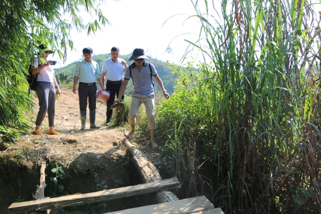 Hàng chục phòng học, cây cầu Dân trí được xây dựng trong 15 năm qua - 3