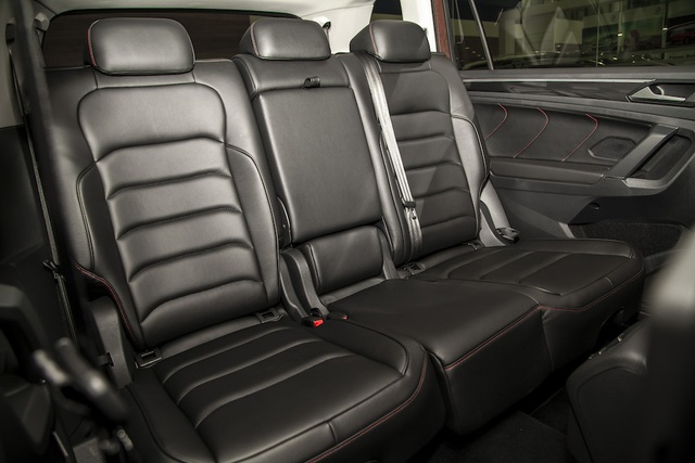Tặng 50% phí trước bạ cho khách mua xe VW Tiguan Luxury nhập khẩu - 4 Tặng 50% phí trước bạ cho khách mua xe VW Tiguan Luxury nhập khẩu - 4