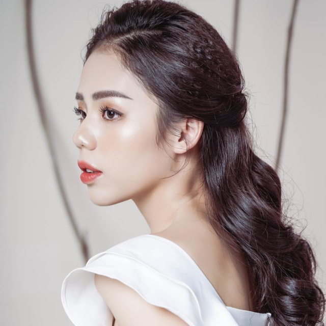 Giọng ca triệu view Hương Ly: “Vợ chồng tôi từng phải xin bố mẹ từ cái nồi” - 1 Giọng ca triệu view Hương Ly: “Vợ chồng tôi từng phải xin bố mẹ từ cái nồi” - 1