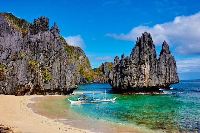 Khám phá hòn đảo đẹp nhất thế giới 2020 - 2
