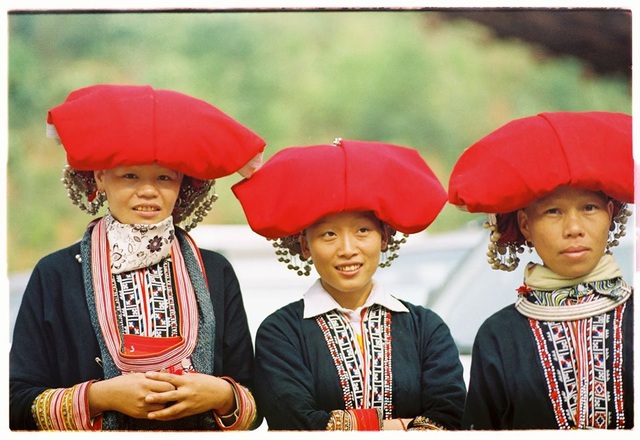 Độc đáo trang phục phụ nữ các dân tộc vùng cao - 1
