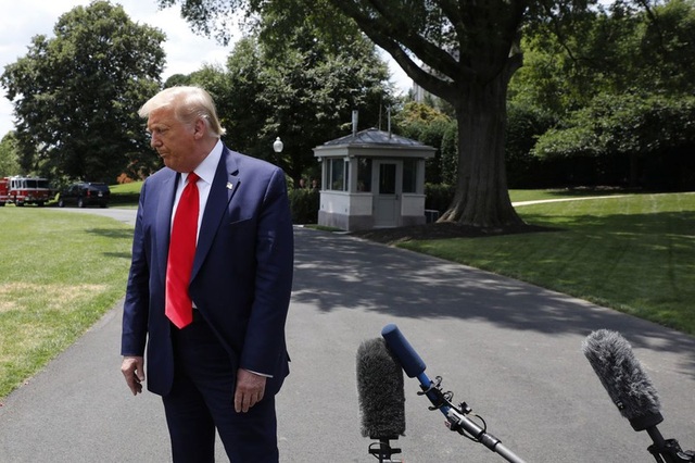 Ông Trump lần đầu tiên bị ông Biden dẫn trước ở lĩnh vực kinh tế - 1 Ông Trump lần đầu tiên bị ông Biden dẫn trước ở lĩnh vực kinh tế - 1