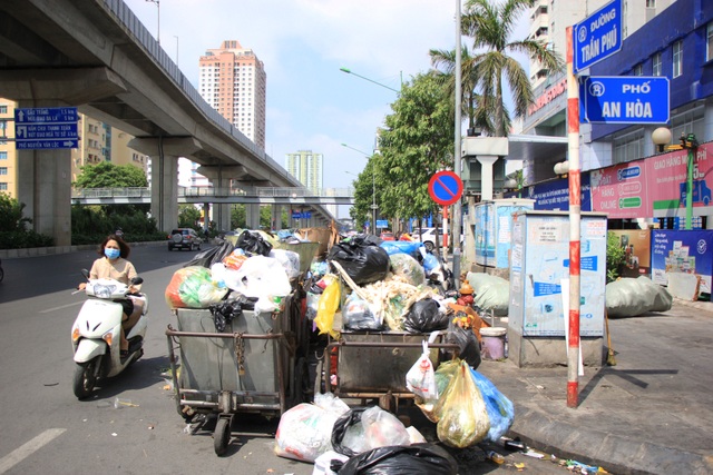 Bãi Nam Sơn bị phong tỏa, rác trong nội đô chất như núi - 5 Bãi Nam Sơn bị phong tỏa, rác trong nội đô chất như núi - 5