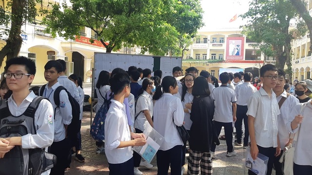 Gần 90.000 thí sinh Hà Nội dự thi lớp 10 THPT - 3