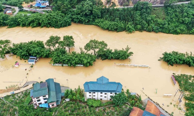 Lũ mới ập đến sông dài nhất Trung Quốc, đập Tam Hiệp oằn mình đối phó - 4 Lũ mới ập đến sông dài nhất Trung Quốc, đập Tam Hiệp oằn mình đối phó - 4